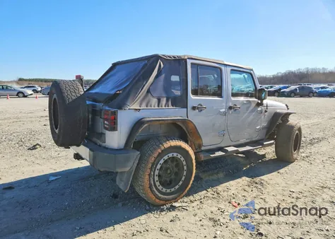 2015 Jeep Wrangler Unlimited Sahara z USA, uszkodzony, nr VIN 1C4HJWEG0FL746612